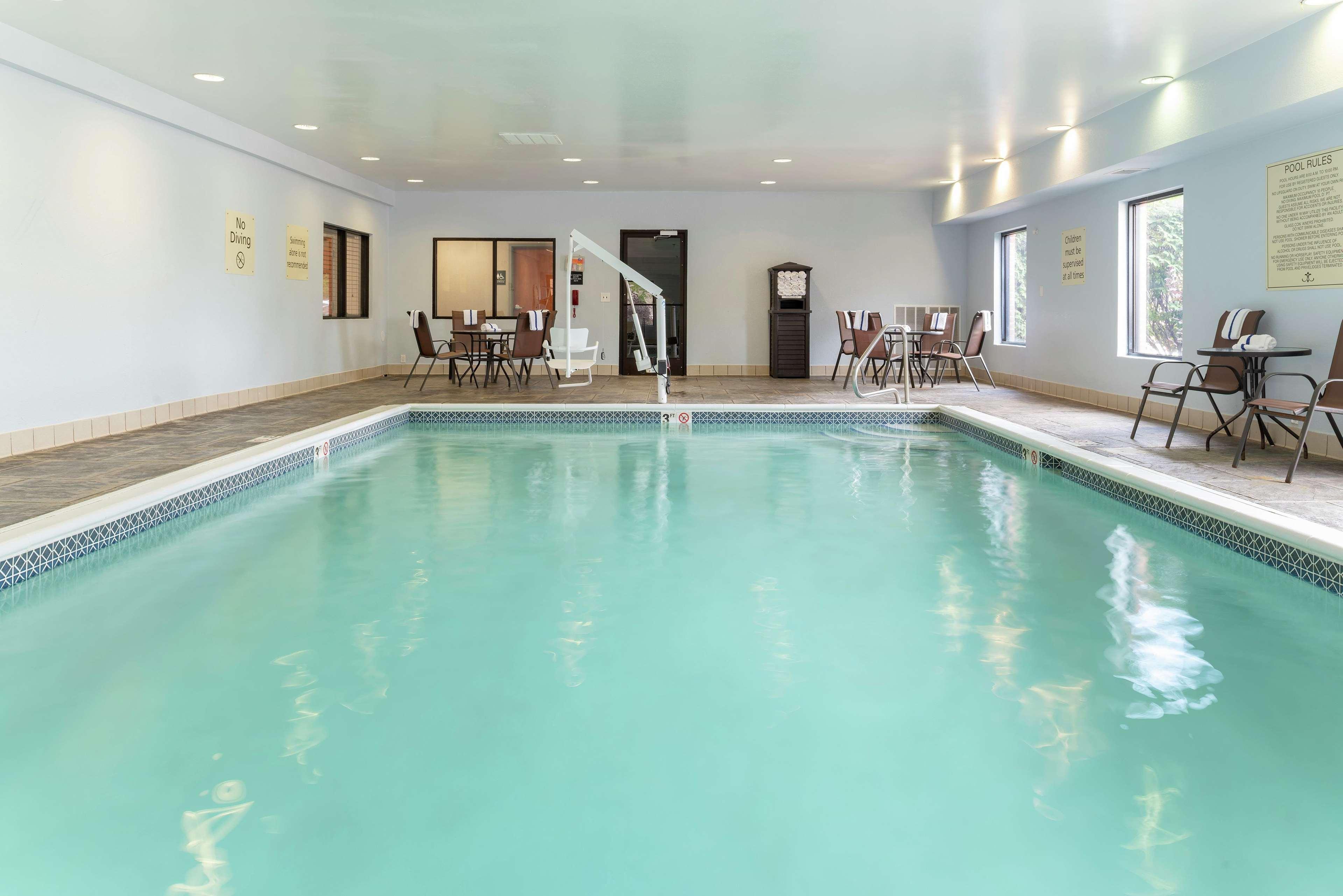 Hampton Inn Akron-South Экстерьер фото