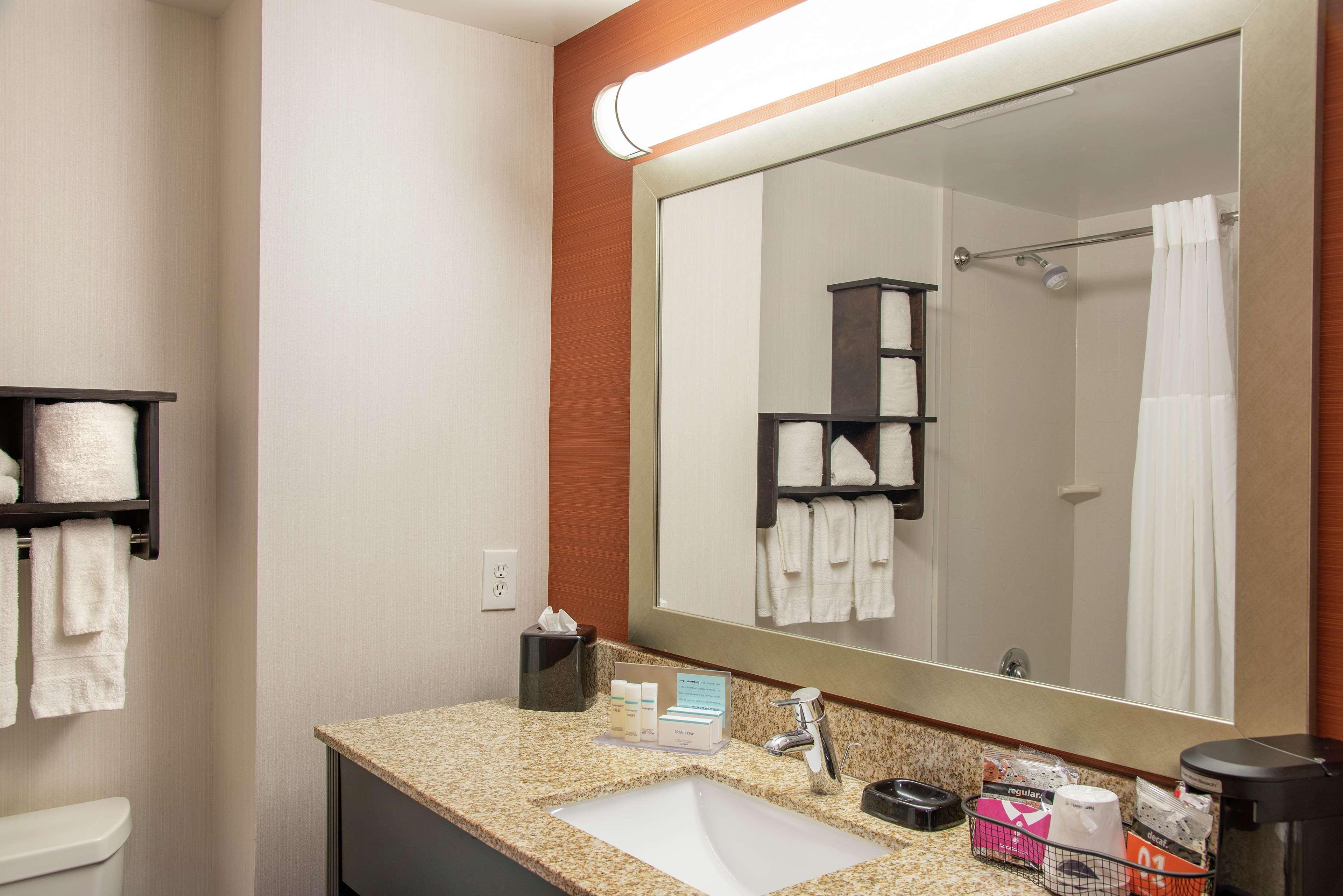 Hampton Inn Akron-South Экстерьер фото
