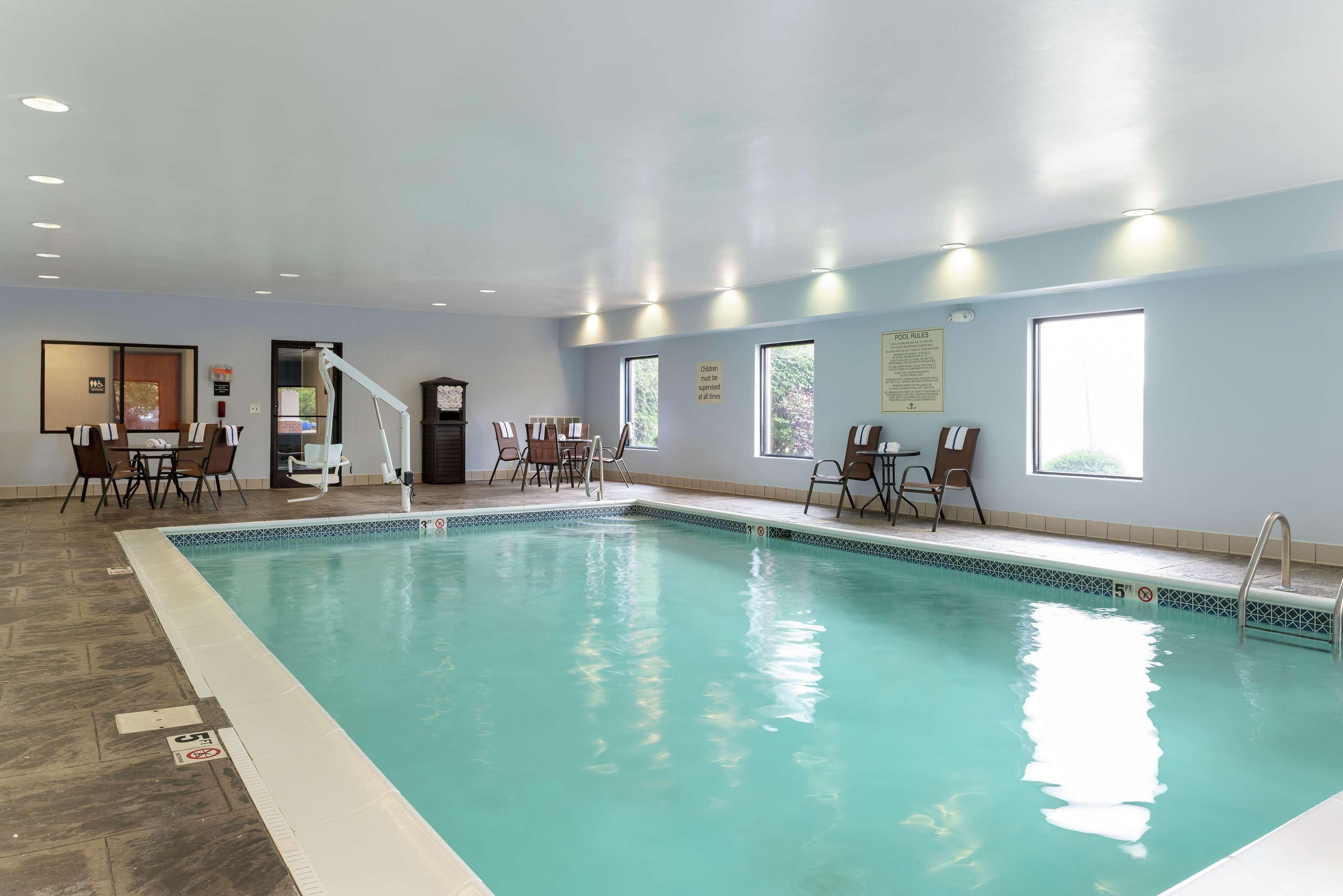 Hampton Inn Akron-South Экстерьер фото
