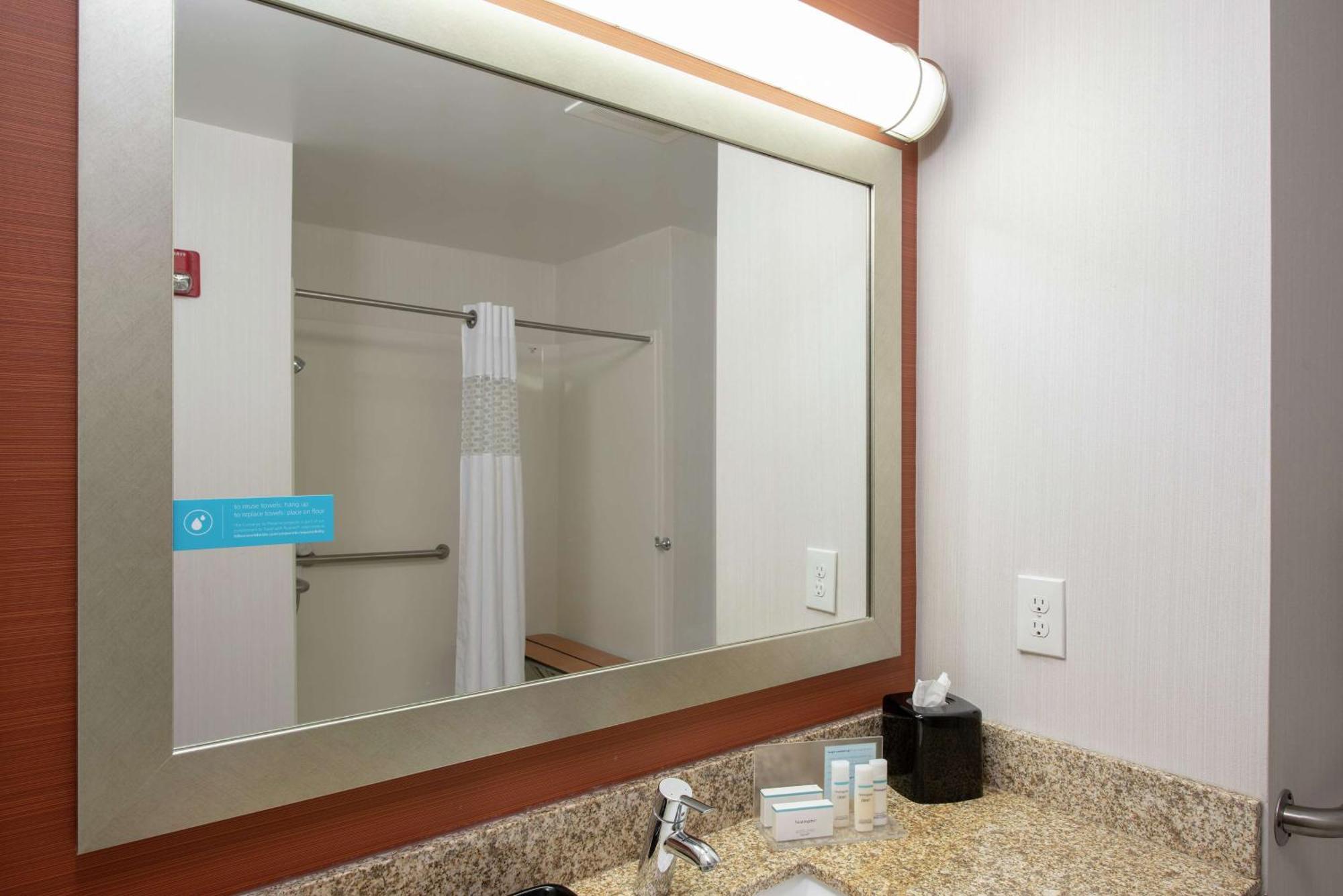 Hampton Inn Akron-South Экстерьер фото