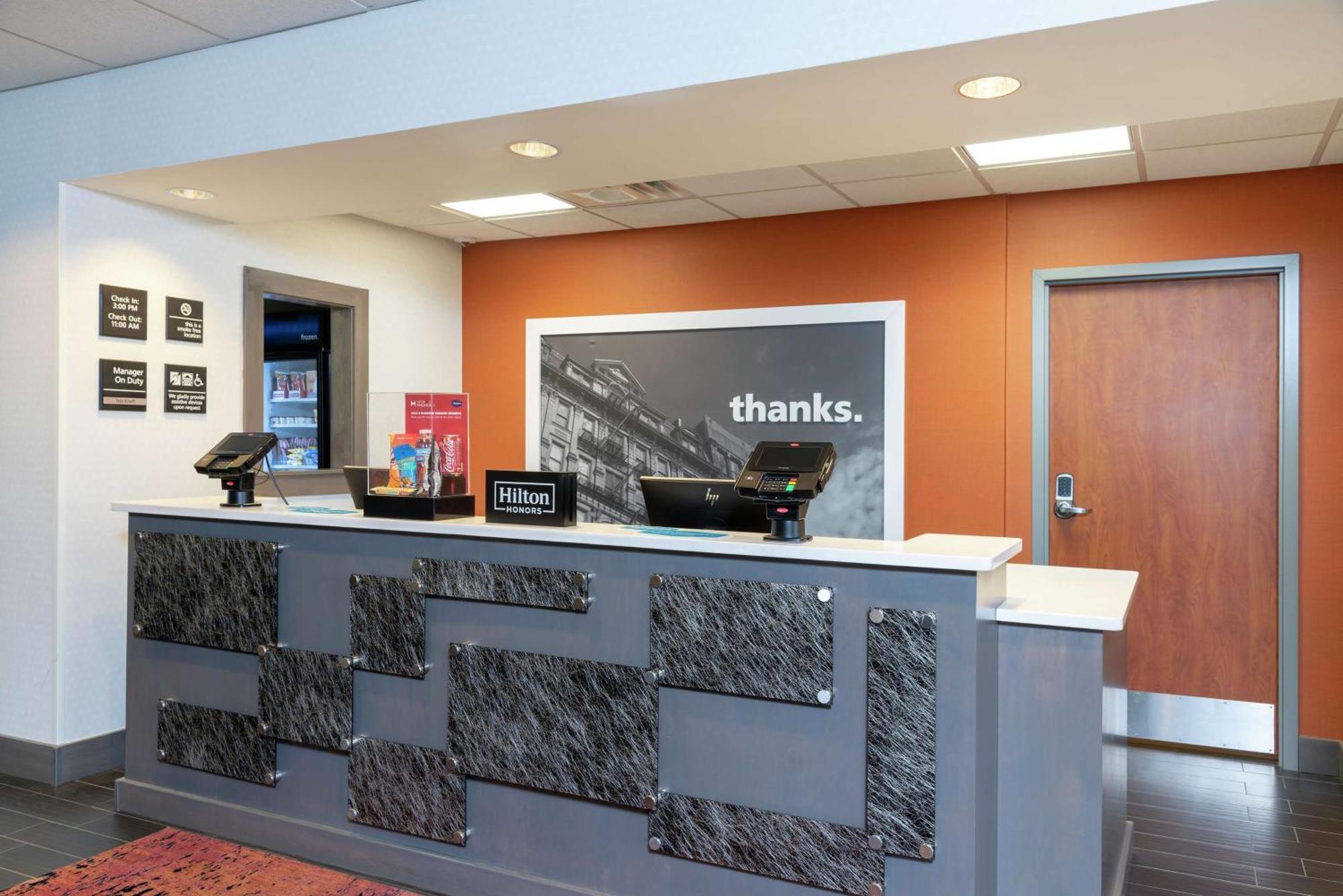 Hampton Inn Akron-South Экстерьер фото