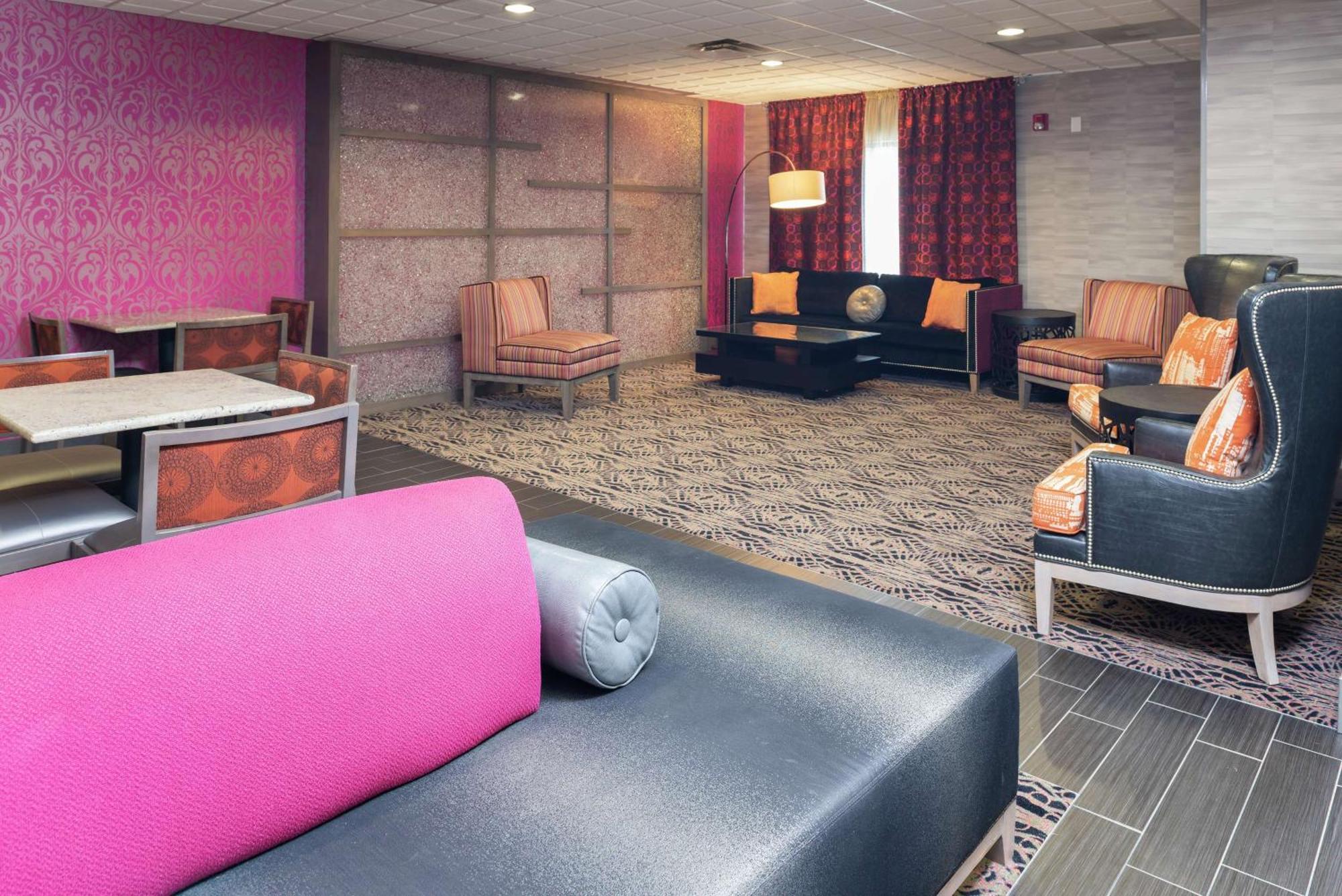 Hampton Inn Akron-South Экстерьер фото