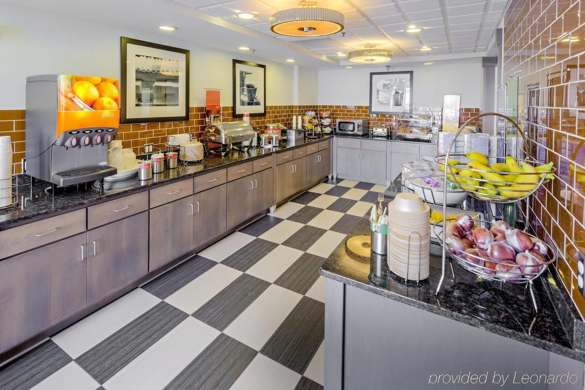 Hampton Inn Akron-South Экстерьер фото
