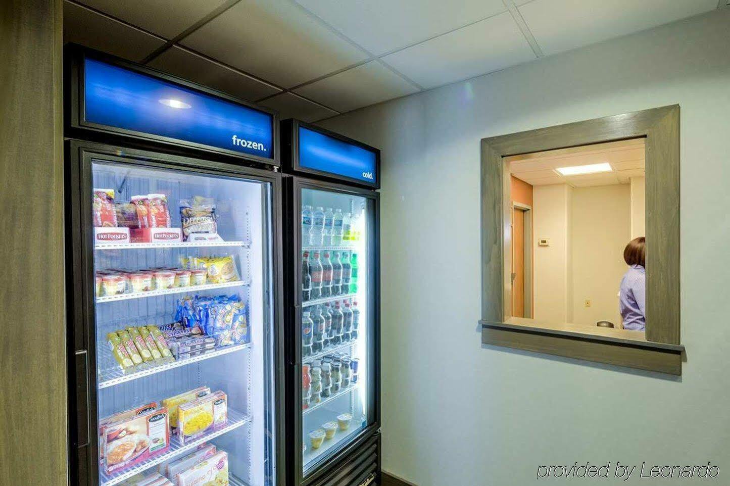 Hampton Inn Akron-South Экстерьер фото